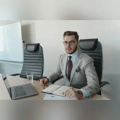 吴伟华